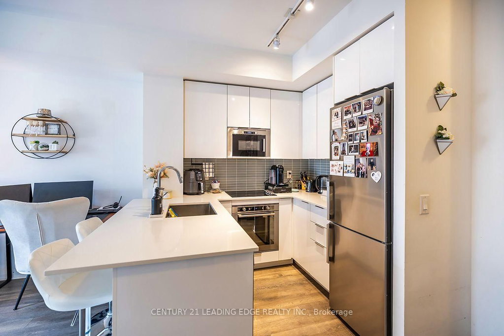 728 - 99 Eagle Rock Way 2