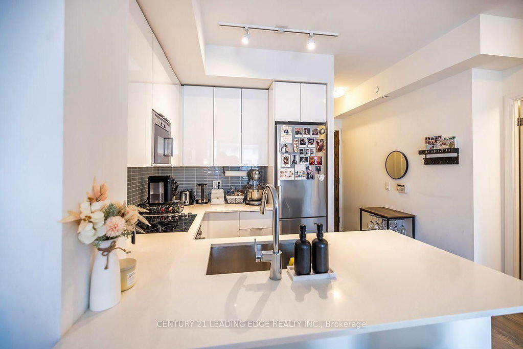 728 - 99 Eagle Rock Way 3