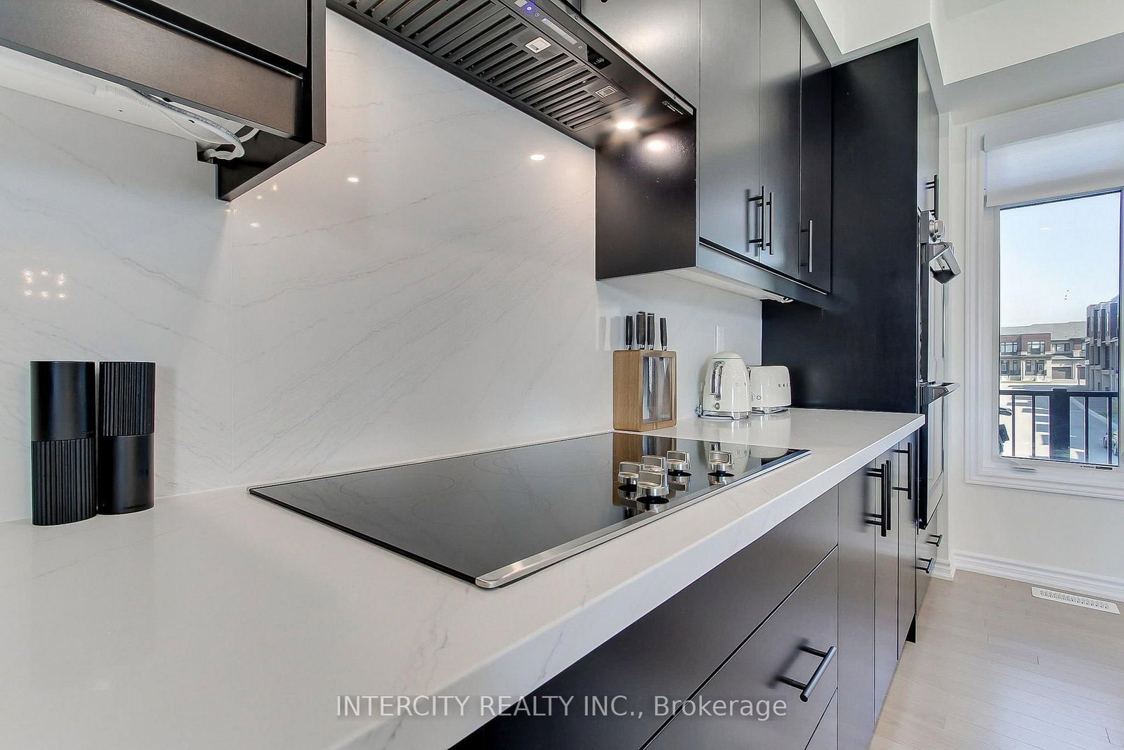 130 Blick Crescent • Aurora, ON photo 31