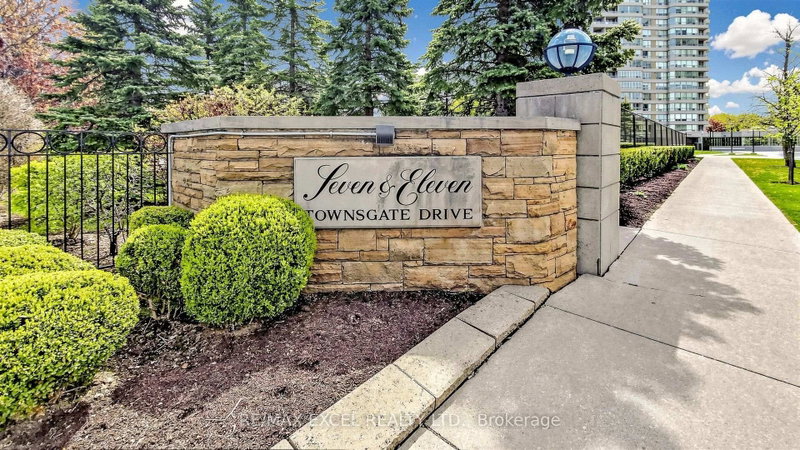 718 - 11 Townsgate Drive