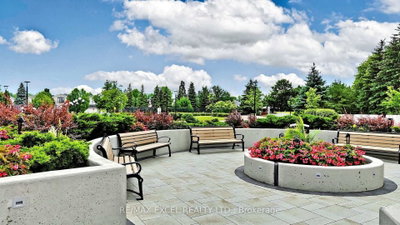 11 Townsgate Drive • #718 • Vaughan, ON
