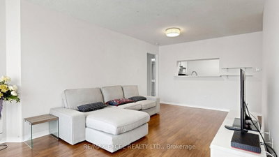 11 Townsgate Drive • #718 • Vaughan, ON
