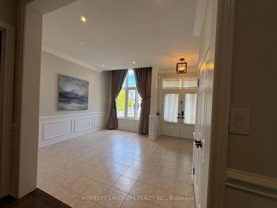 4 John Weddell Avenue • East Gwillimbury, ON photo 6