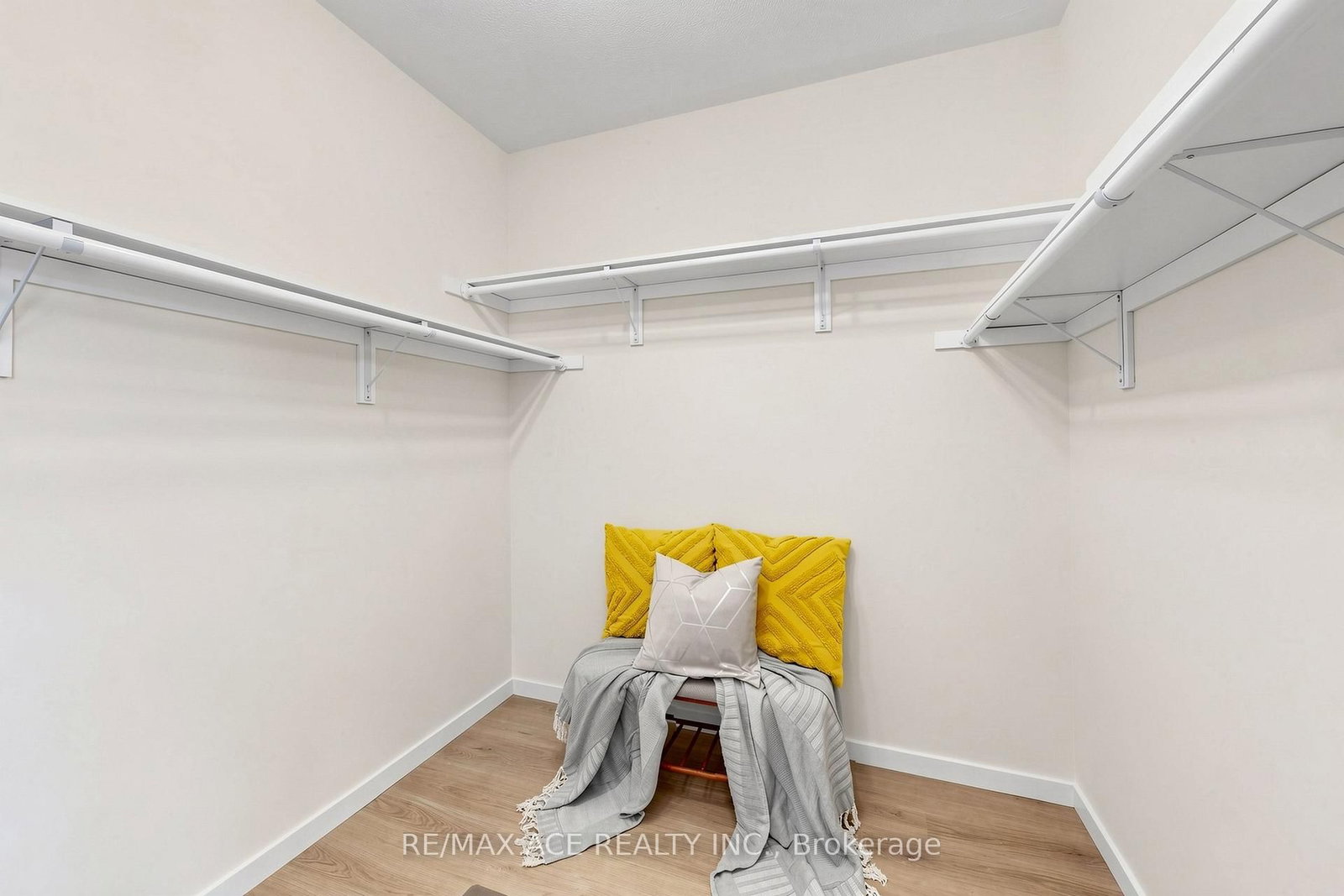 368 Elyse Court • Aurora, ON photo 25