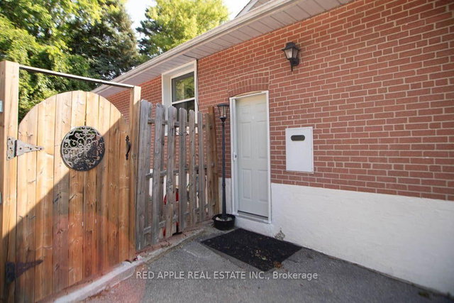 126 LONGFORD Drive