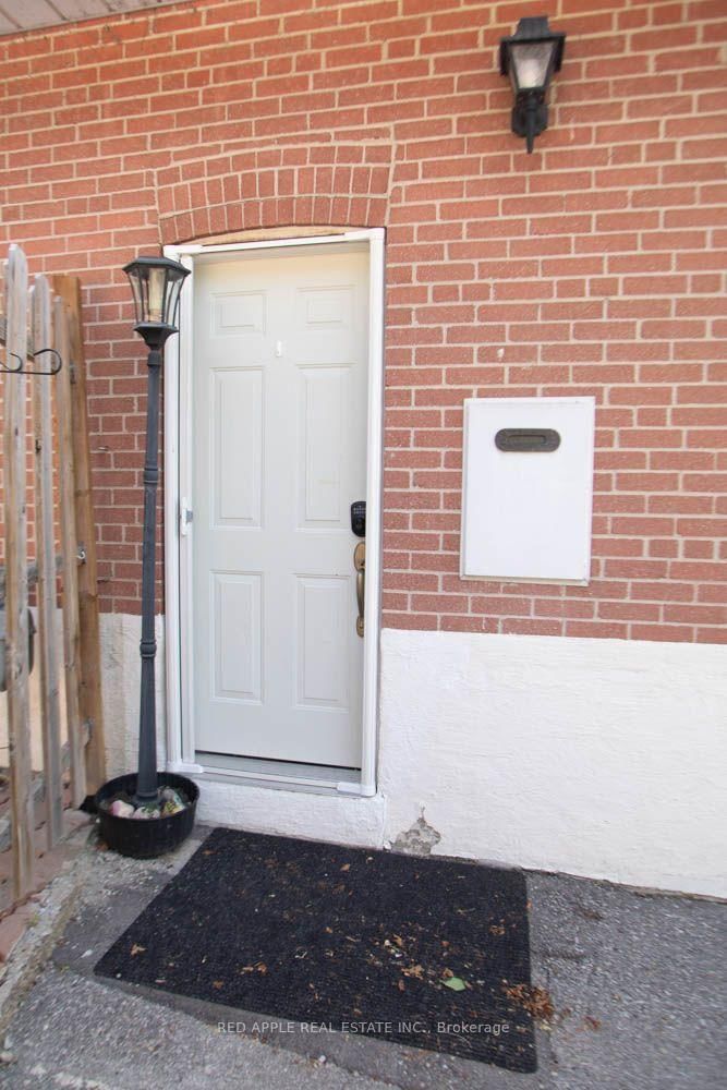 126 LONGFORD Drive