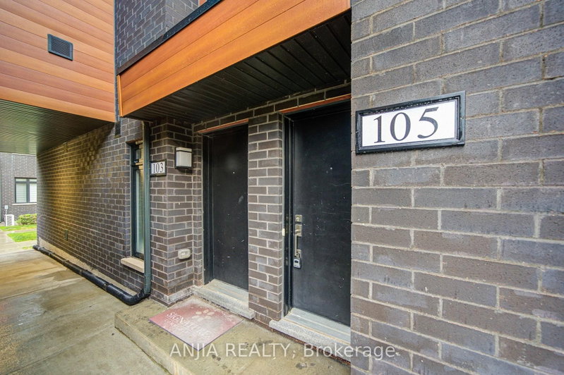 105 - 370D Red Maple Road