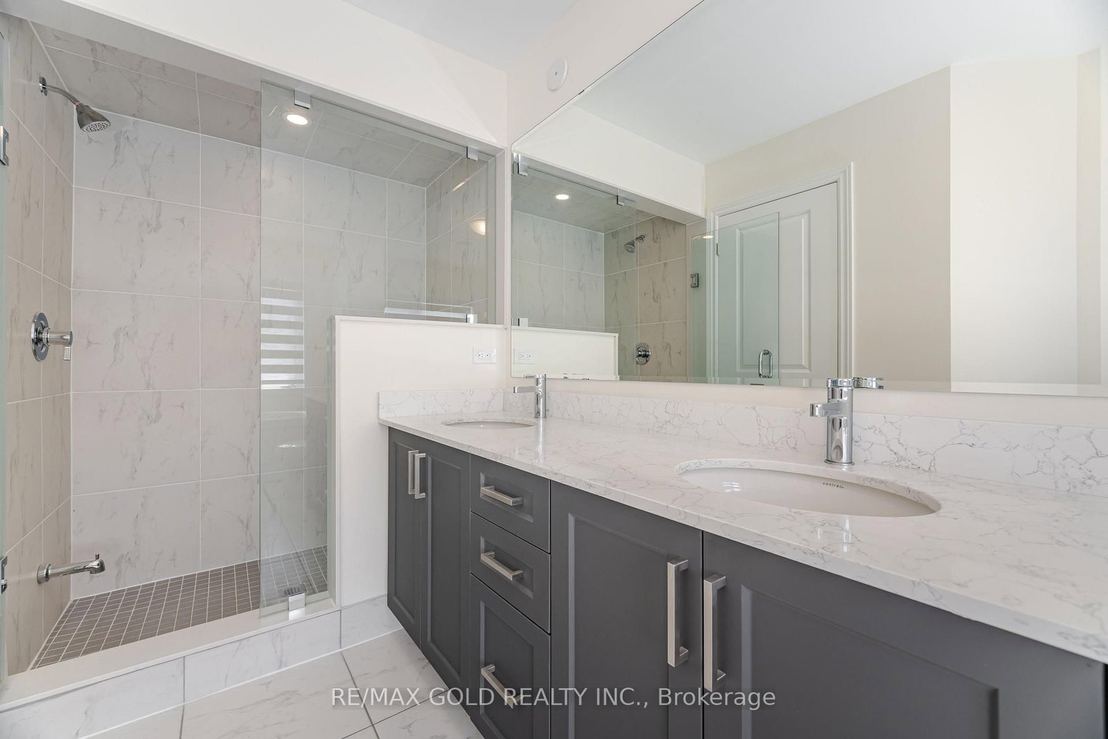 9 Kentledge Avenue • East Gwillimbury, ON photo 31