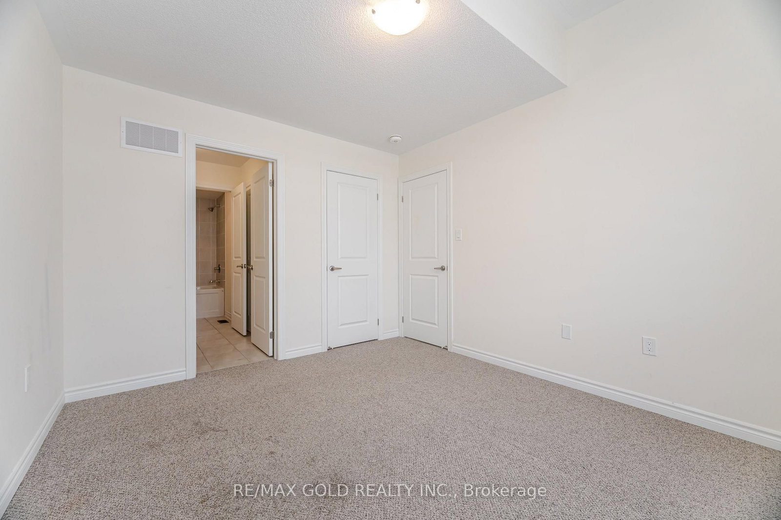 9 Kentledge Avenue • East Gwillimbury, ON photo 39