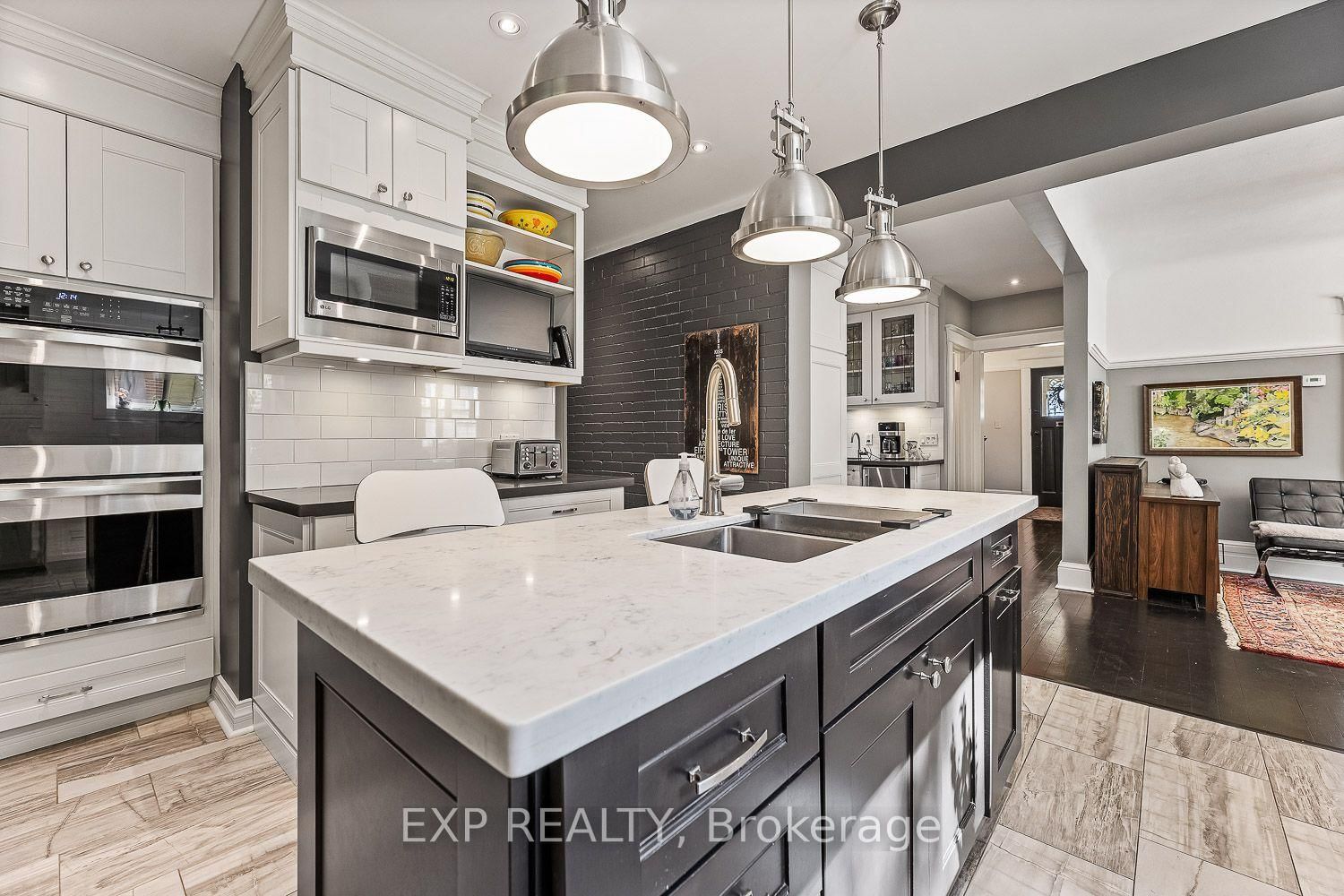 208 Lorne Avenue • Newmarket, ON photo 12