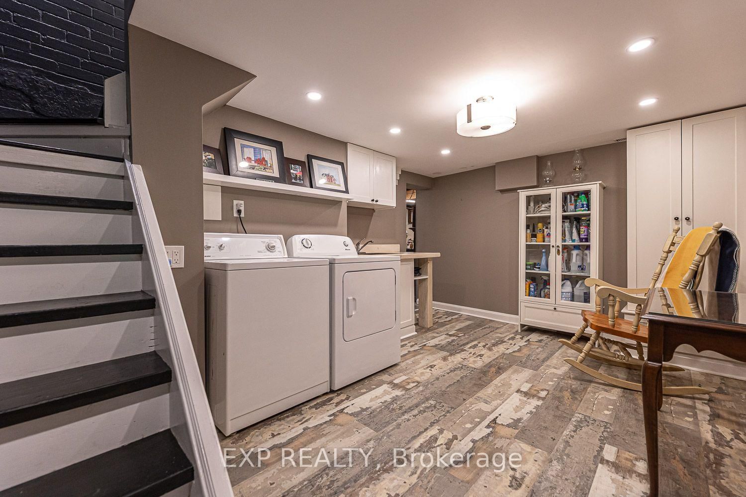 208 Lorne Avenue • Newmarket, ON photo 31