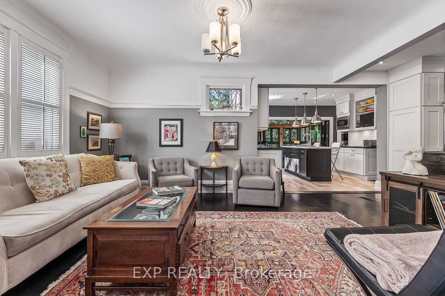 208 Lorne Avenue • Newmarket, ON photo 6