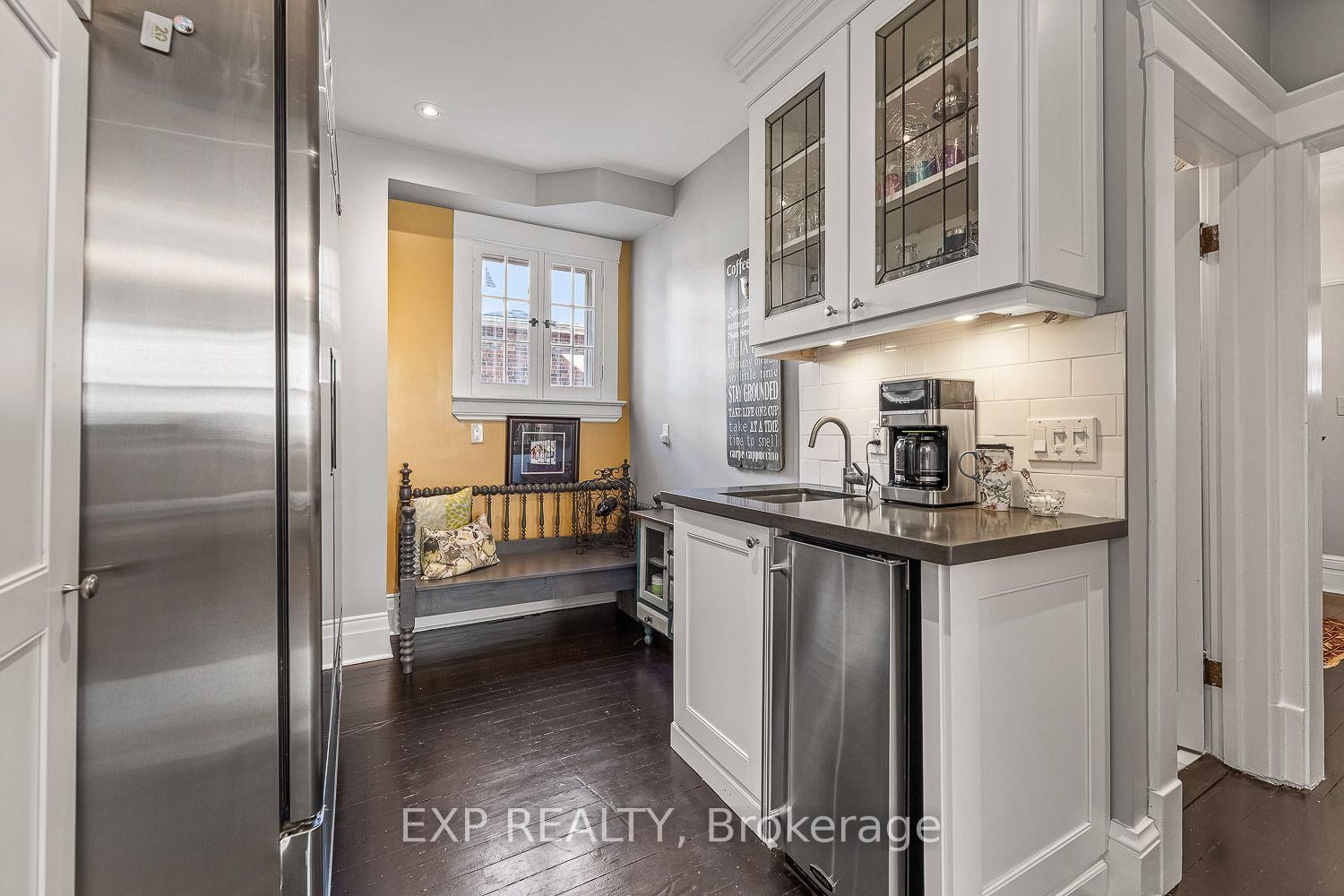 208 Lorne Avenue • Newmarket, ON photo 9
