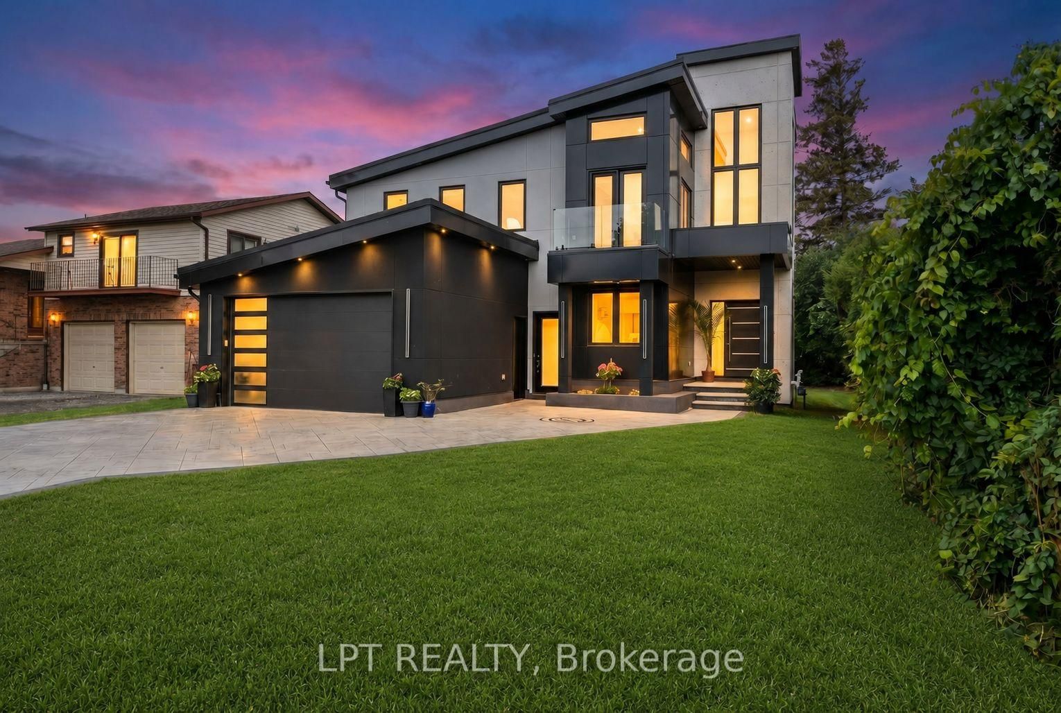 838 Elmwood Street • Georgina, ON photo 1