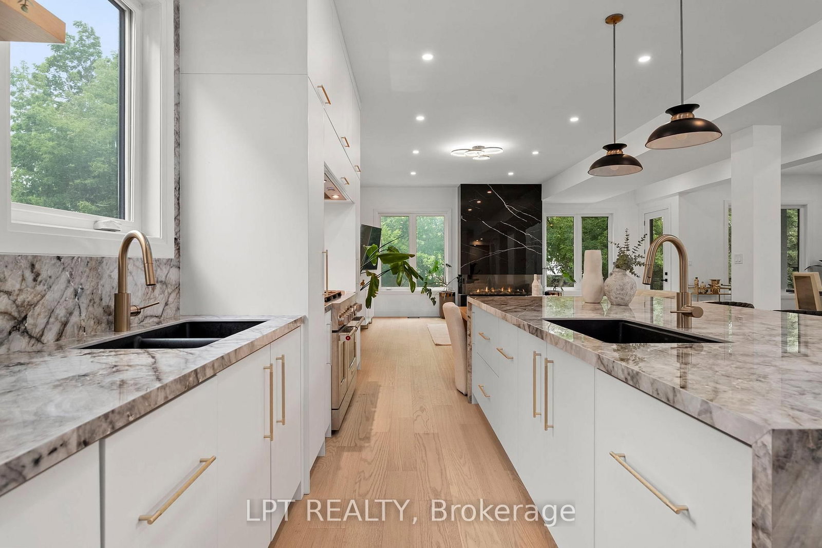 838 Elmwood Street • Georgina, ON photo 16