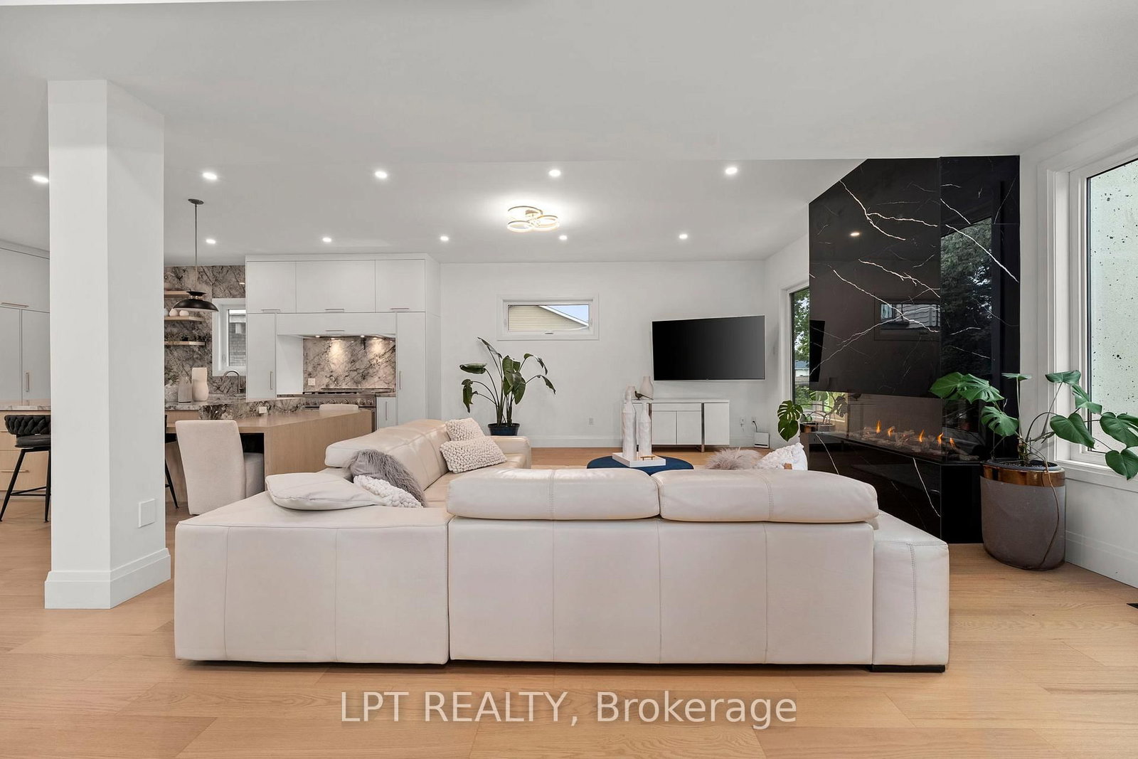 838 Elmwood Street • Georgina, ON photo 19