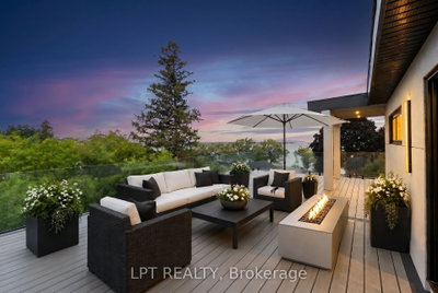 838 Elmwood Street • Georgina, ON photo 3