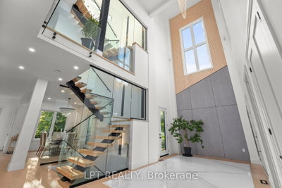 838 Elmwood Street • Georgina, ON photo 8
