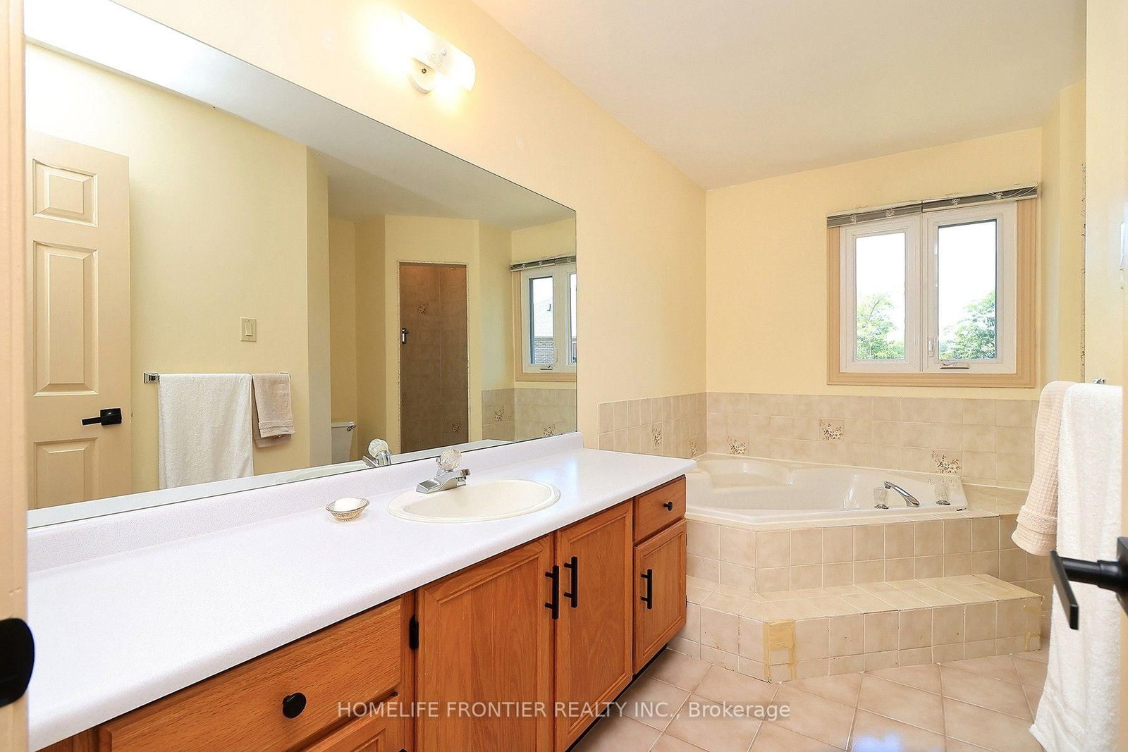 48 Ashfield Drive • Richmond Hill, ON photo 10