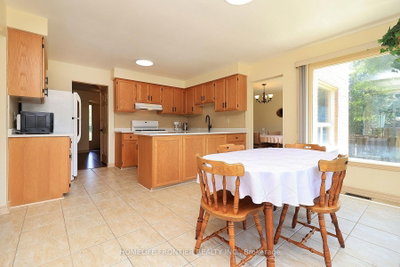 48 Ashfield Drive • Richmond Hill, ON photo 8