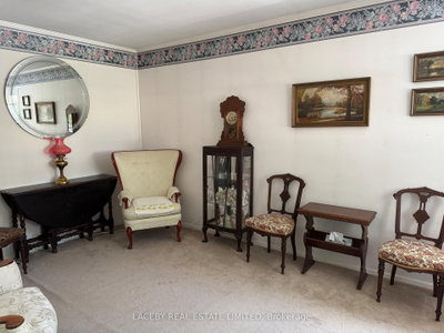 82 Mill Street • Richmond Hill, ON photo 6