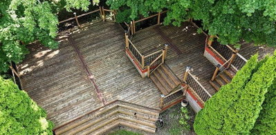 18 E Hill Top Trail • Whitchurch-Stouffville, ON photo 6