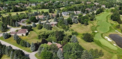 18 E Hill Top Trail • Whitchurch-Stouffville, ON photo 8