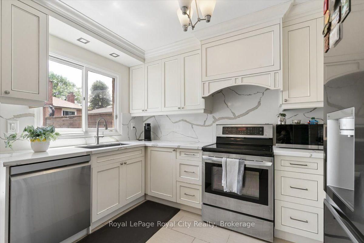 69 Summerdale Drive • Markham, ON photo 13