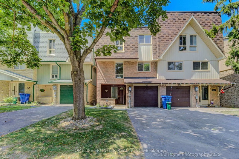 92 Poplar Cres W, Aurora, Ontario