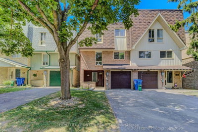 92 Poplar Crescent