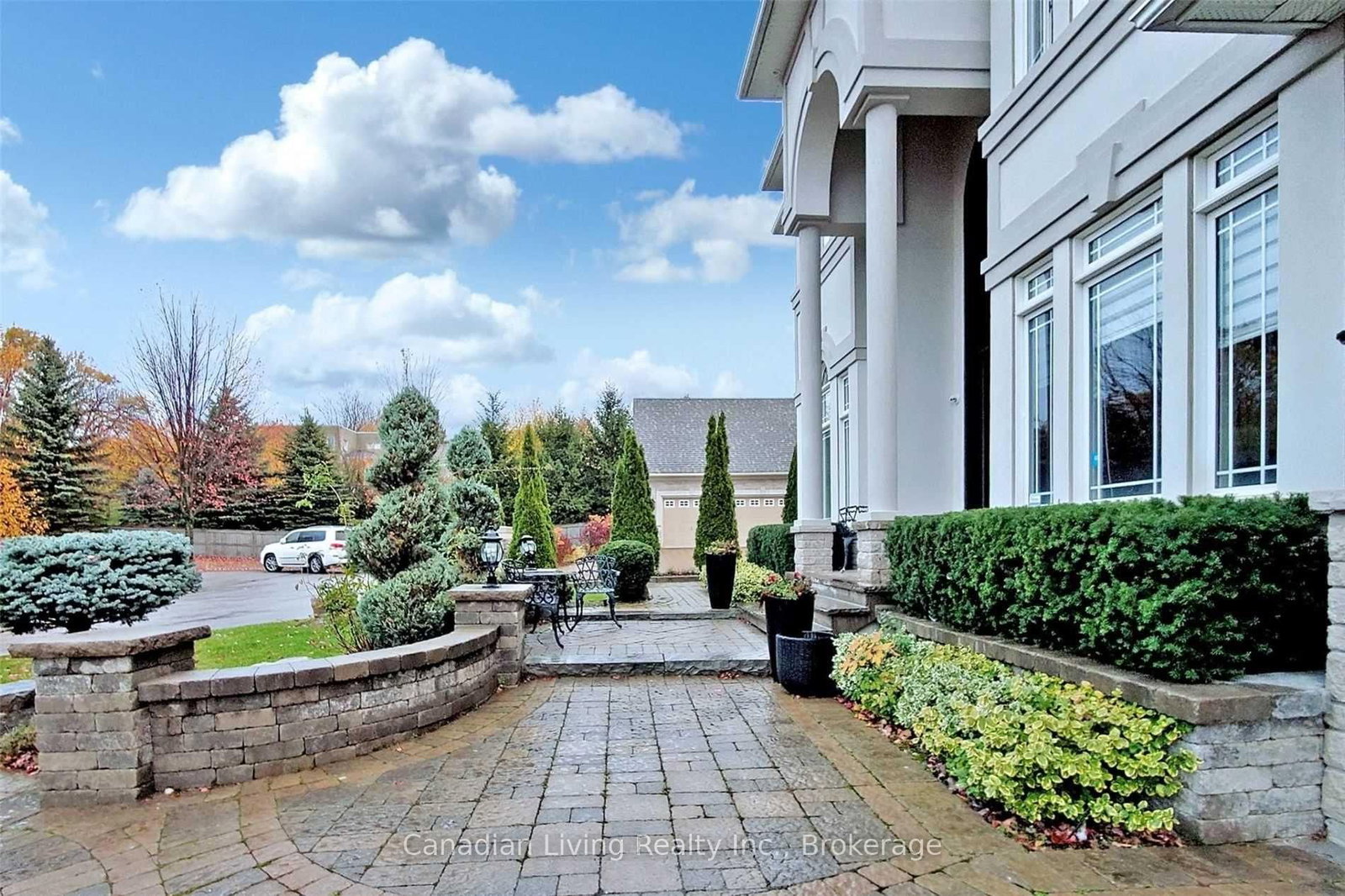 63 mapledown Way N • Vaughan, ON photo 3