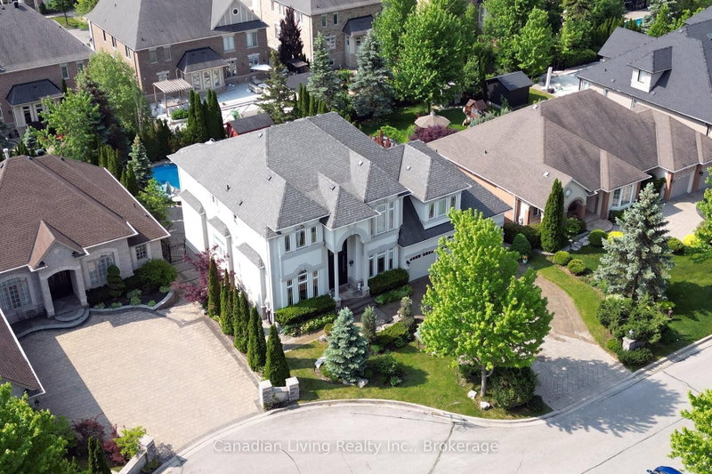 63 mapledown Way N photo 5
