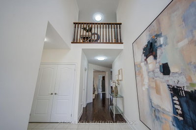 145 Milby Crescent • Bradford West Gwillimbury, ON photo 8