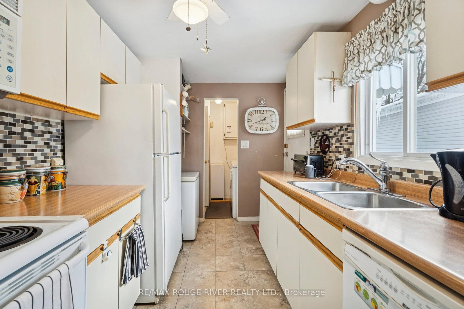 35 Hawthorne Drive • Innisfil, ON photo 15