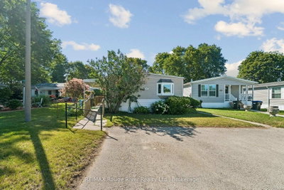 35 Hawthorne Drive • Innisfil, ON photo 2