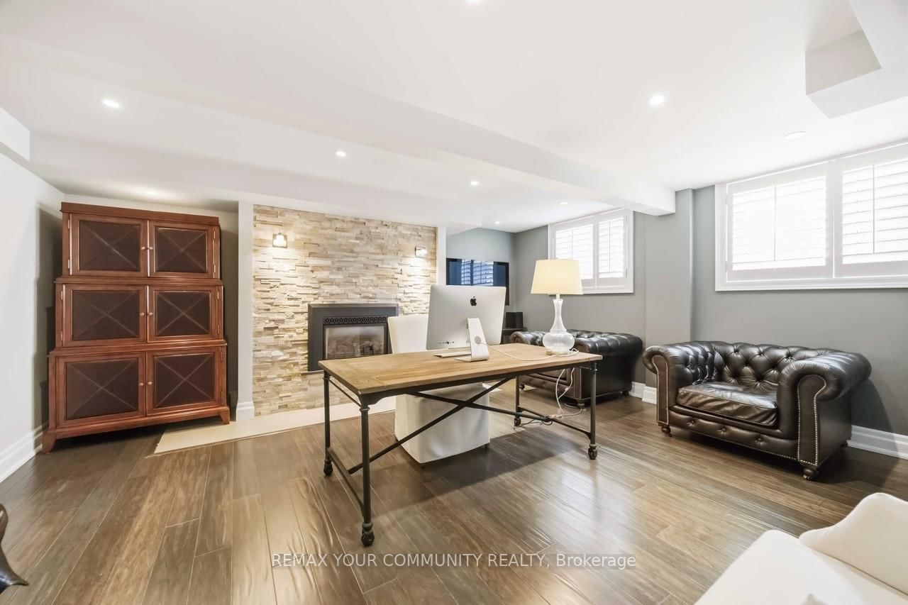 48 May Avenue • Richmond Hill, ON photo 36
