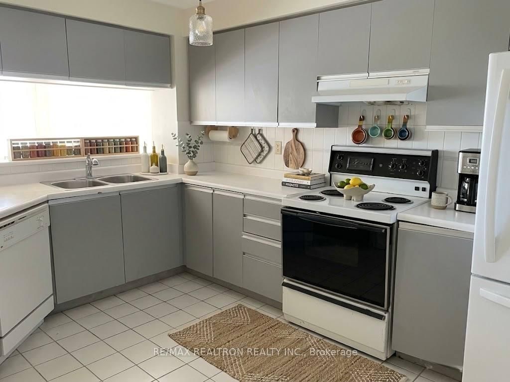 7805 Bayview Avenue • #705 • Markham, ON photo 5