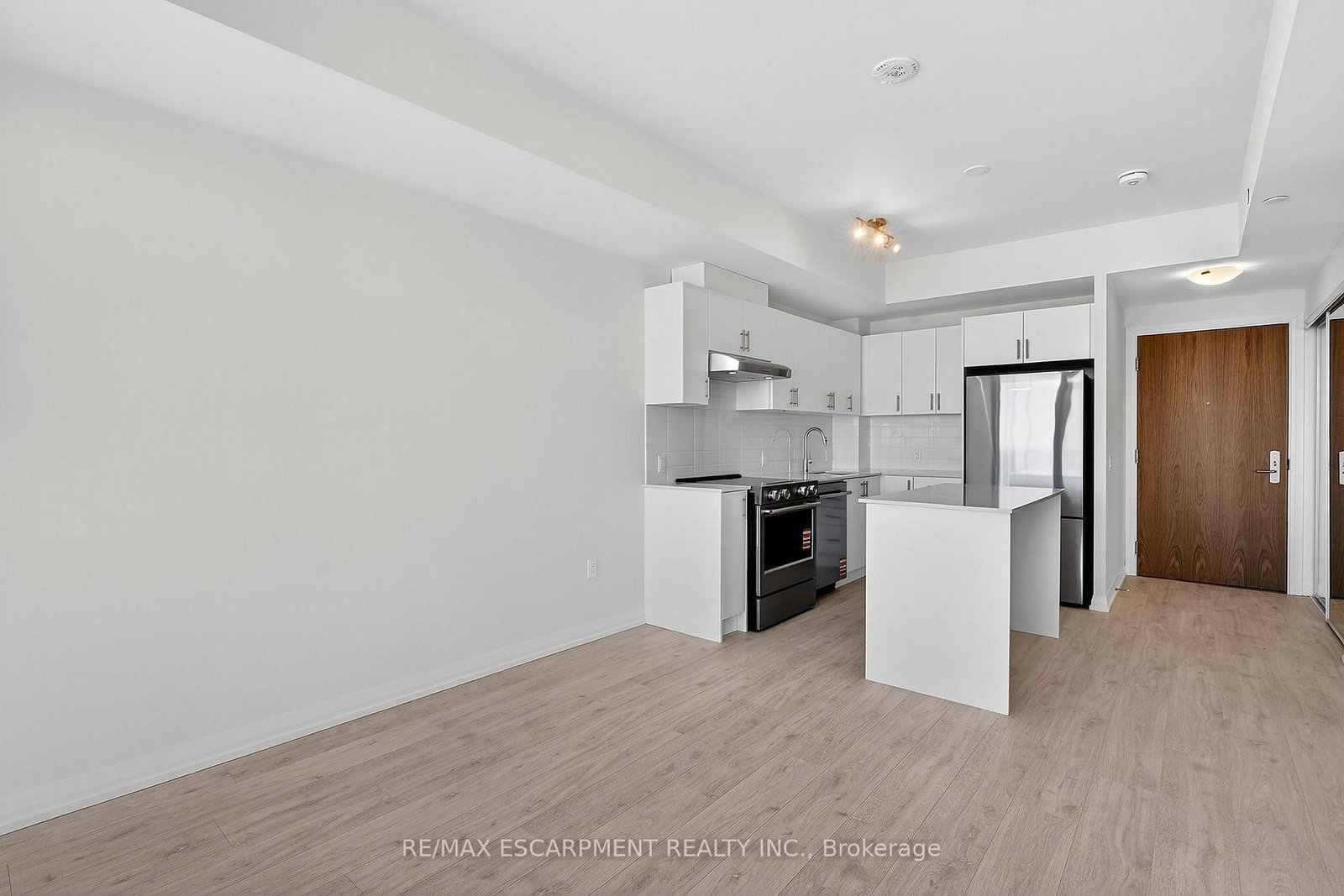 27 Korda Gate • #2408 • Vaughan, ON photo 11