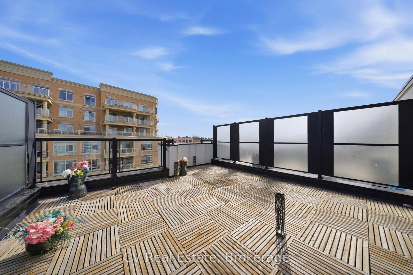 500 Alex Gardner Circle • #104 • Aurora, ON photo 5