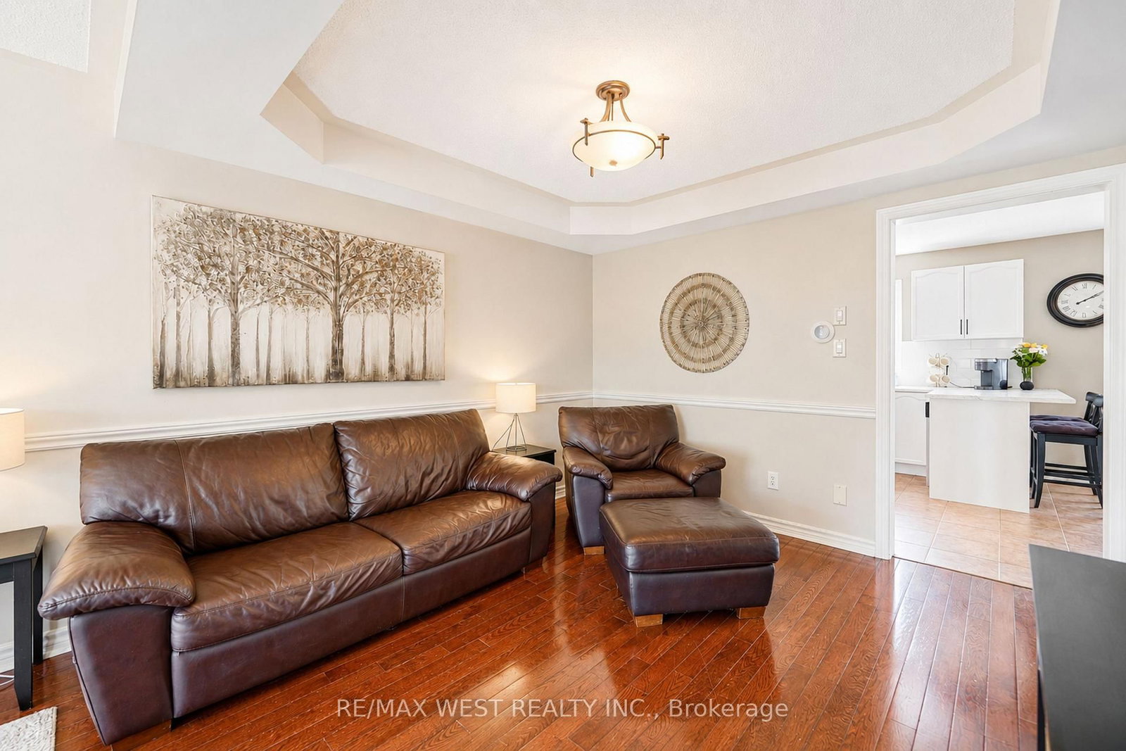 176 Gail Parks Crescent • Newmarket, ON photo 5