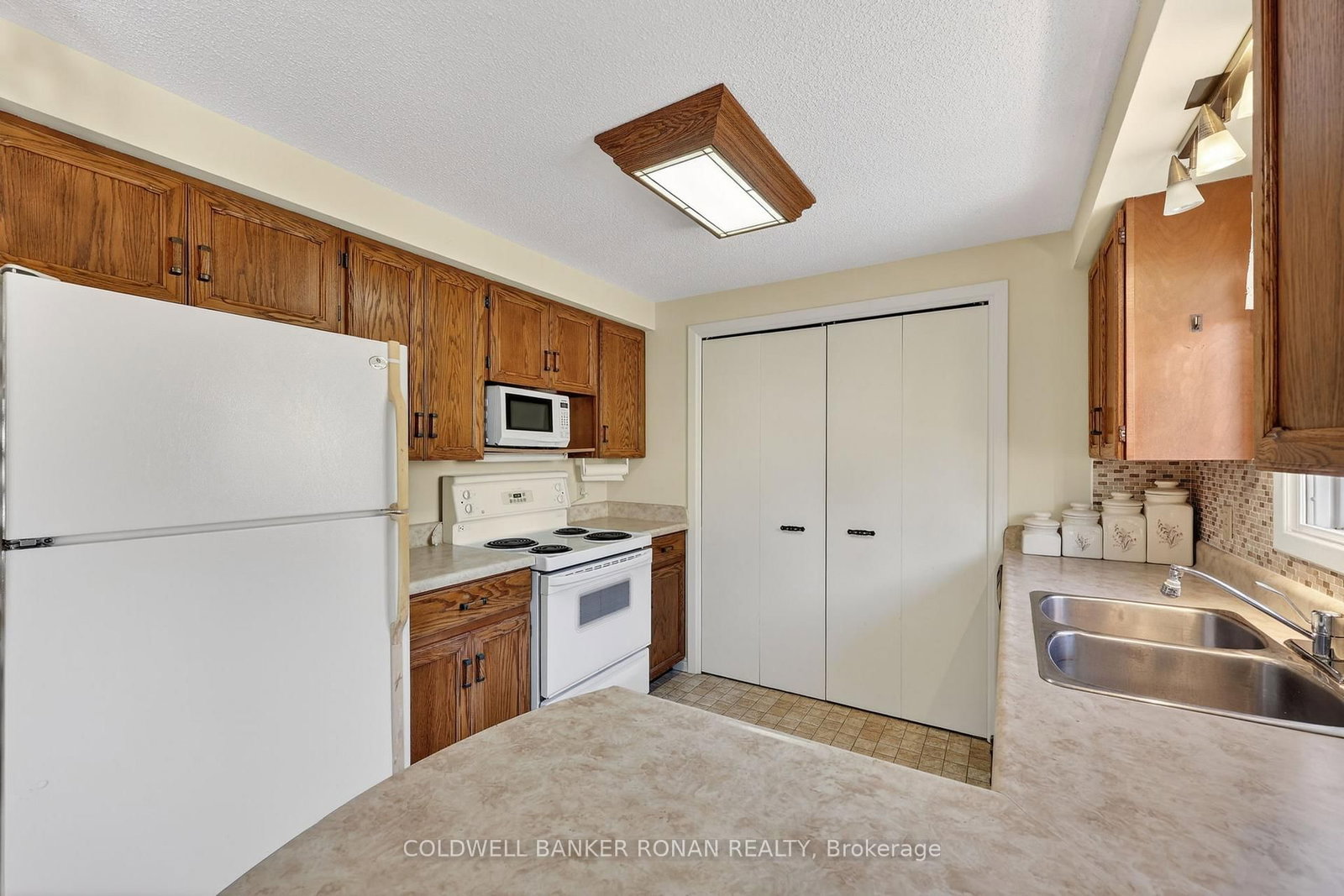 4 Tecumseth Pines Drive • New Tecumseth, ON photo 11