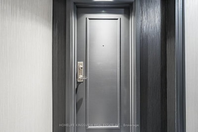 60 Disera Drive • #807 • Vaughan, ON photo 8