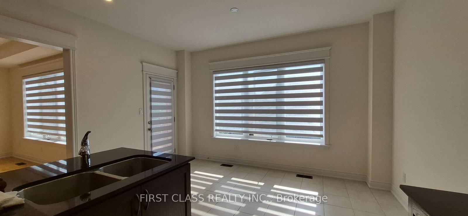 6 Blacksmith Trail • East Gwillimbury, ON photo 3