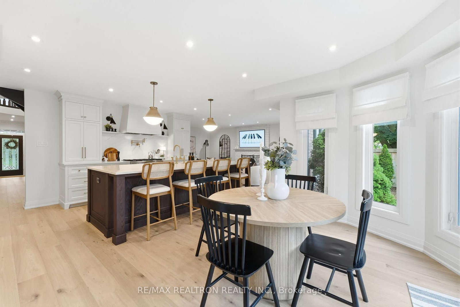 653 Exceller Circle • Newmarket, ON photo 15