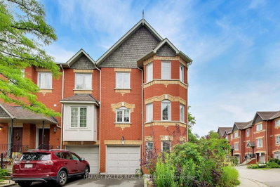 4-bed Townhouse, Condo · 95 Weldrick Rd