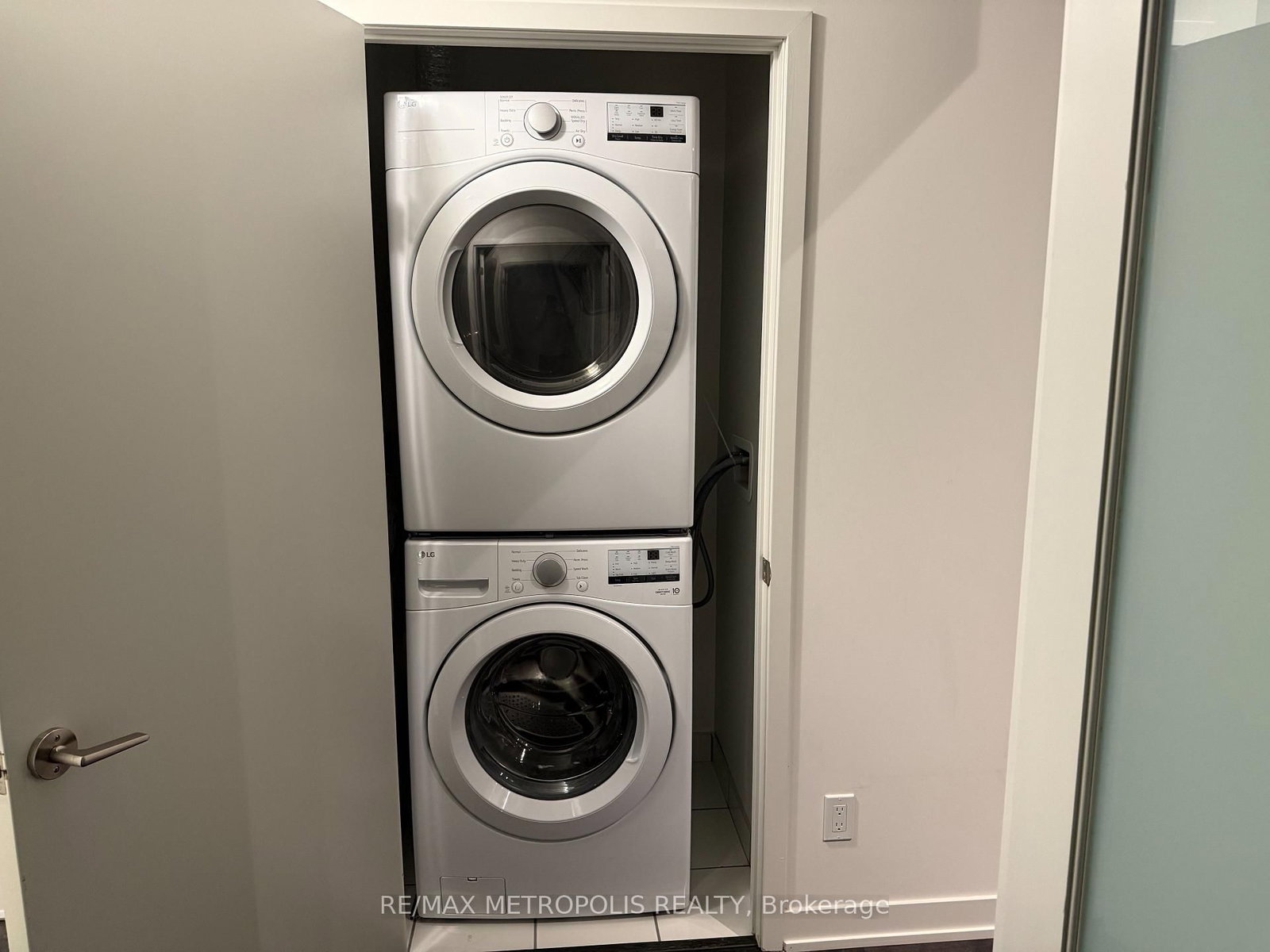 292 Verdale Crossing • #1814 • Markham, ON photo 18