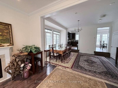 28 Upper Duke Crescent • Markham, ON photo 5