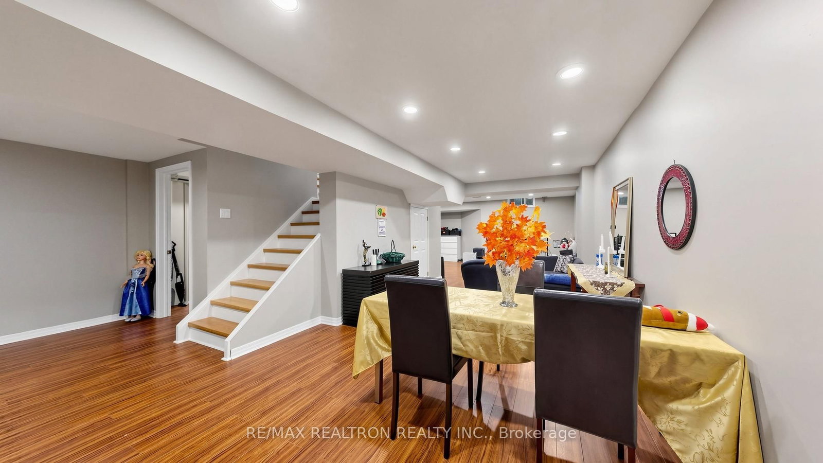 14 Raiford Street • Aurora, ON photo 32
