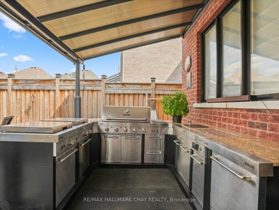 80 Holt Drive • New Tecumseth, ON photo 3