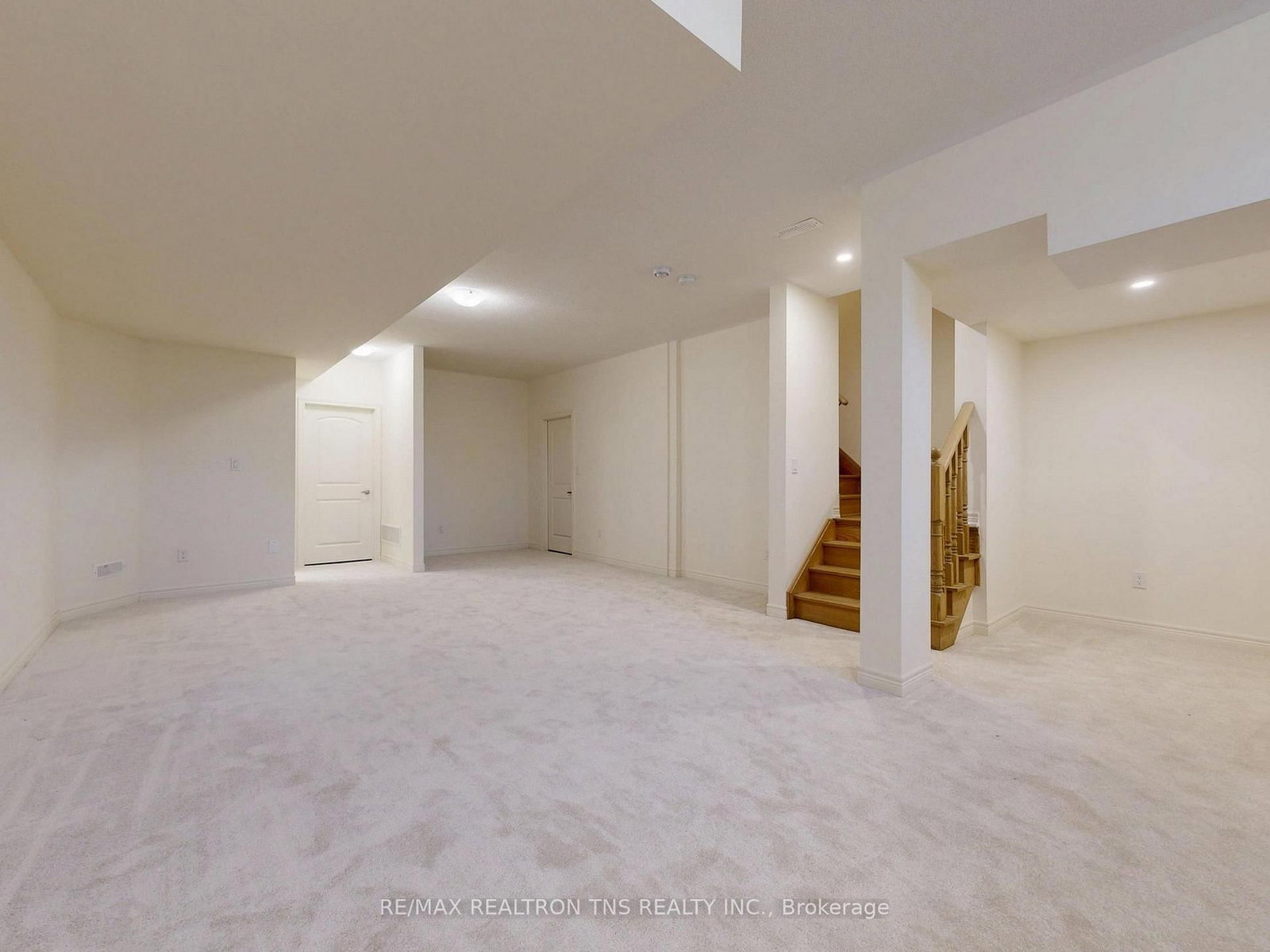 9442 Bayview Avenue • Richmond Hill, ON photo 24